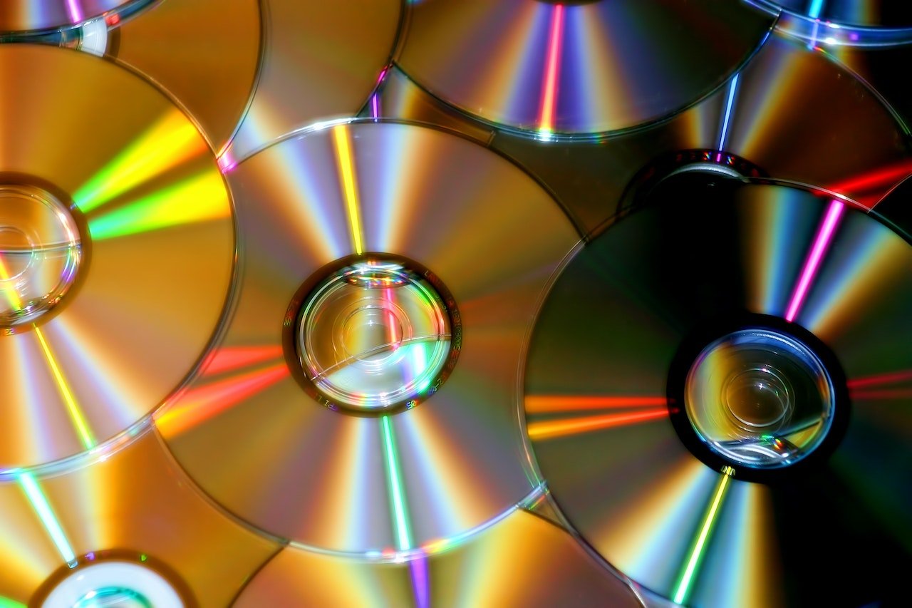 How to Erase Data On CD or DVD Permanently (2023) - TechKnowmad