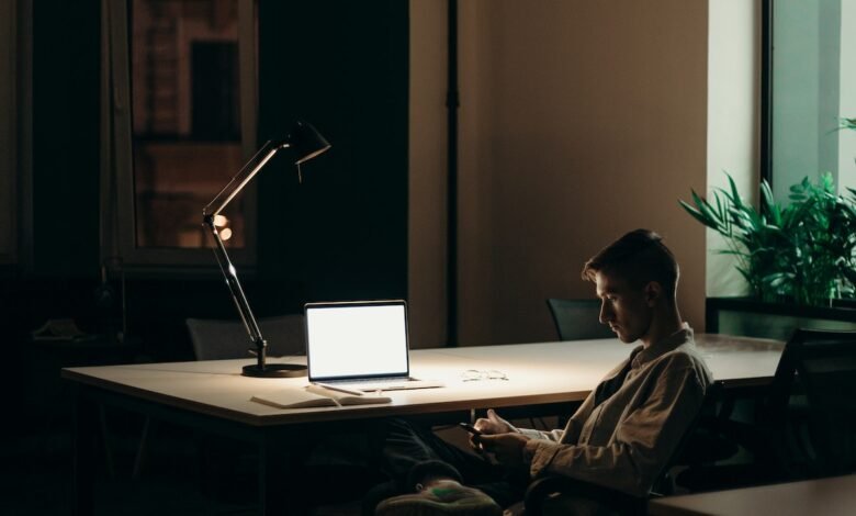 How to Stay Safe Online: Protecting Your Privacy and Security